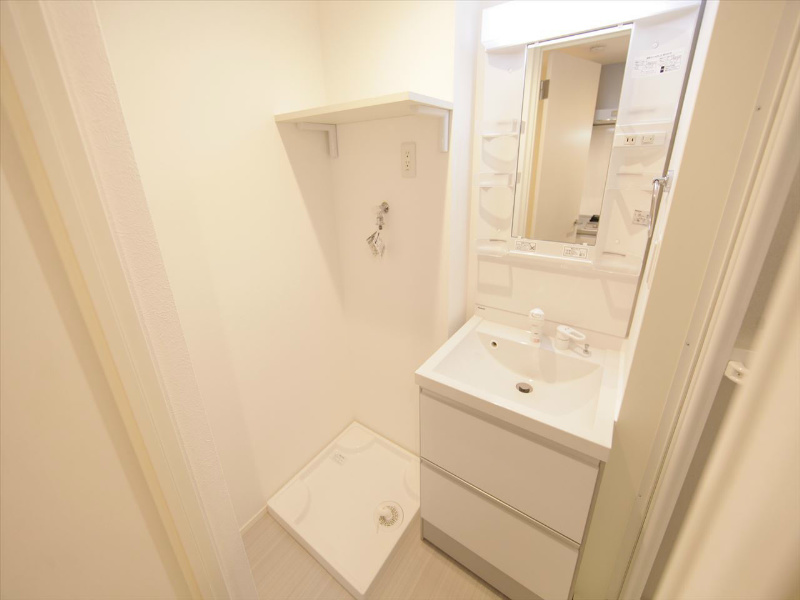 洗面設備　脱衣所　独立洗面台（シャンプードレッサー）洗濯機用意できます