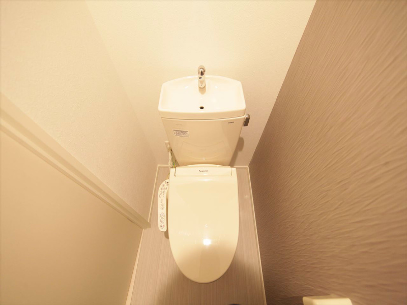 トイレ　温水洗浄暖房便座付トイレ