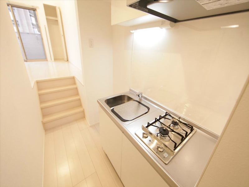 キッチン　システムキッチン（ガス2口）冷蔵庫・レンジ等ご用意できます