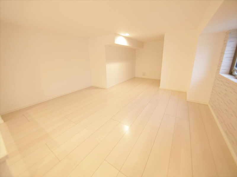 その他部屋・スペース　上階ロフト6.5帖（収納としてもお部屋としても使えます）