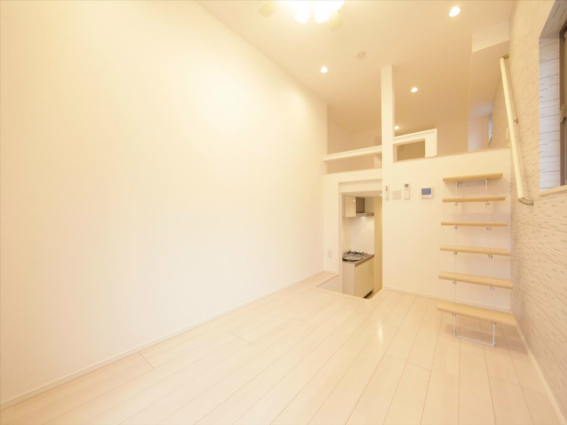 居室・リビング　洋室6.1帖　ロフト6.5帖（収納にもお部屋にも使えます）