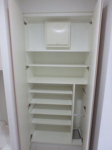 収納　シューズBOX