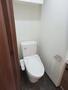 トイレ　落ち着いた色調のトイレです