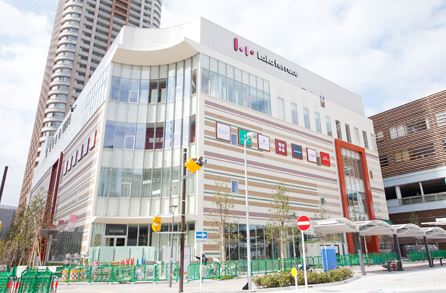 ショッピングセンター　LaLa terrace MUSASHIKOSUGI(ららテ（ショッピングセンター）まで132m