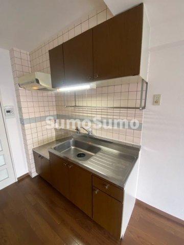 キッチン　コンパクトなキッチンで掃除もラクラク