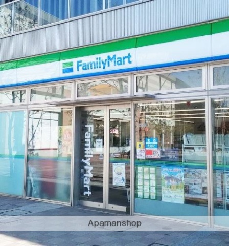 コンビニ　ファミリーマート糀谷駅南店（コンビニ）まで131m