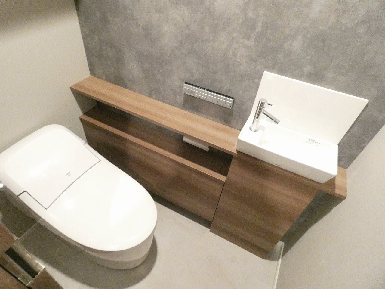 トイレ　トイレ