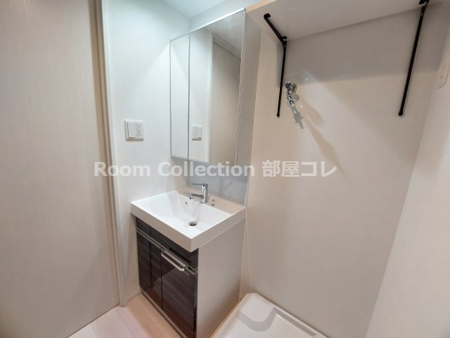 洗面設備　※同物件他部屋写真 反転、色違いの場合有 現況優先