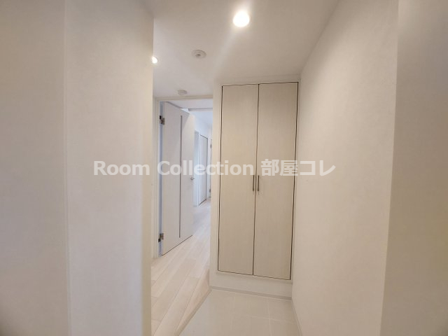 玄関　※同物件他部屋写真 反転、色違いの場合有 現況優先