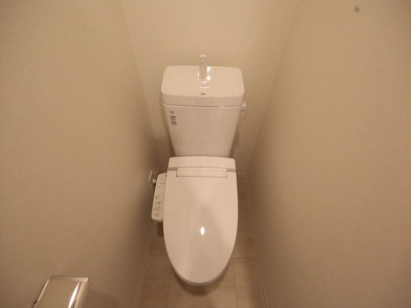 トイレ　温水洗浄暖房便座付トイレ