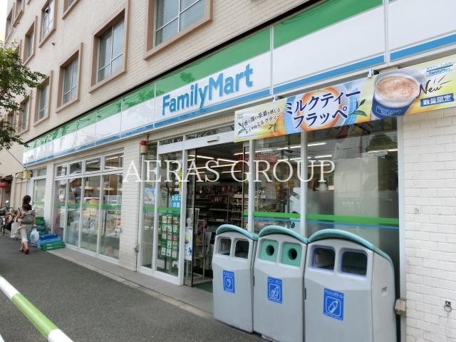 コンビニ　ファミリーマート滝野川一丁目店（コンビニ）まで205m
