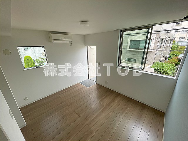 居室・リビング　※クリーニング中の写真