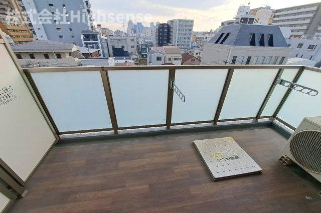 バルコニー　開放的で明るい空間を演出してくれるバルコニーです