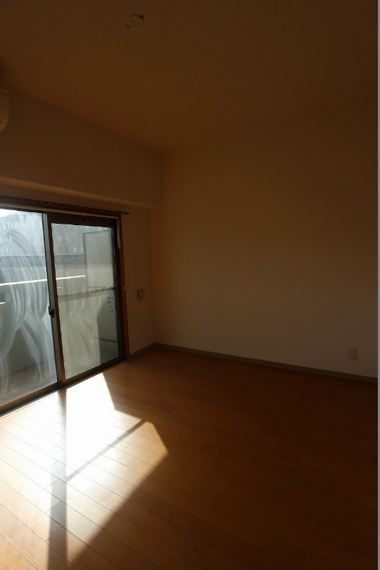 バルコニー　明るいリビング