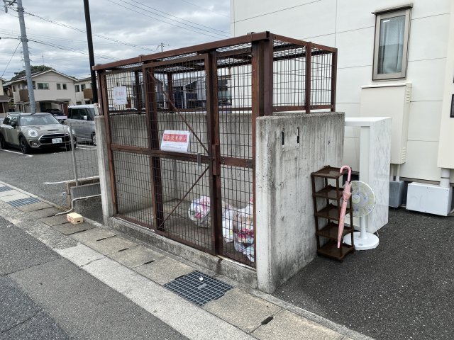 その他　ゴミ捨て場（その他）まで50m