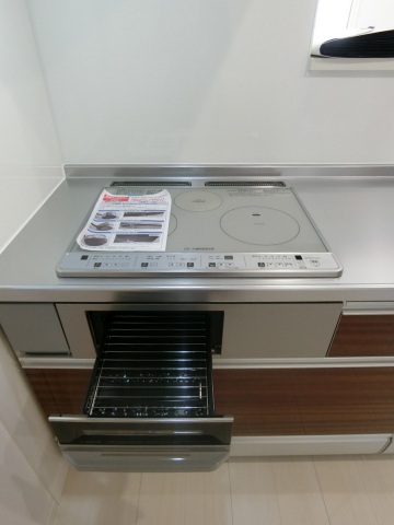 キッチン　３口IHとグリル付き