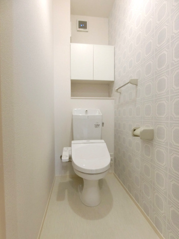 トイレ　温水洗浄便座付き