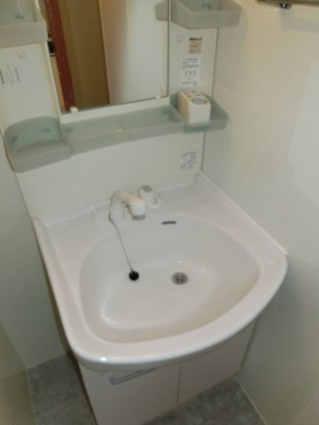 洗面設備　コーラル横浜　洗髪洗面化粧台