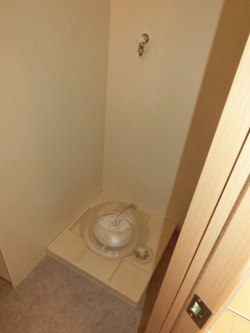 その他設備　コーラル横浜　室内洗濯機置場