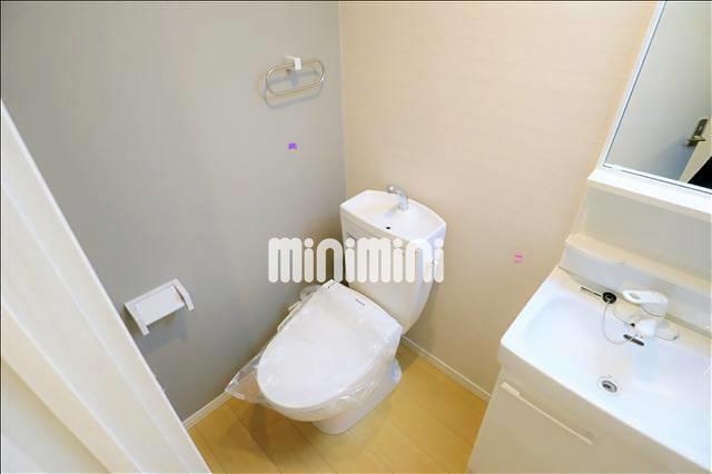 トイレ　工事中の室内です