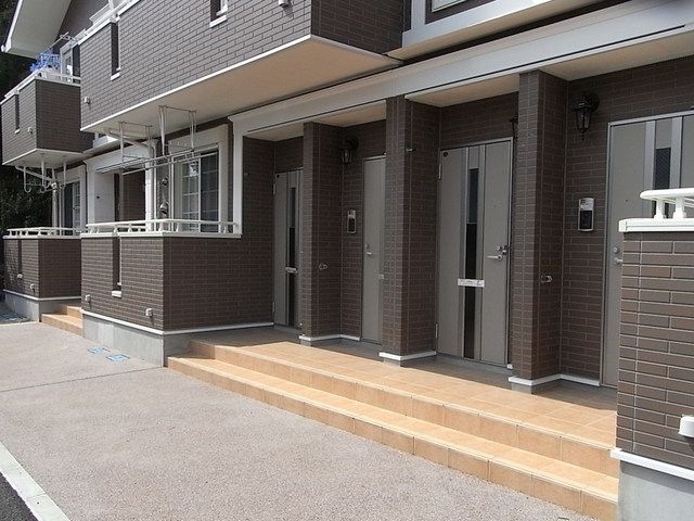 エントランス　オシャレな外観・内観のペット飼育可賃貸住宅