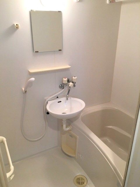 バス・シャワールーム　バス