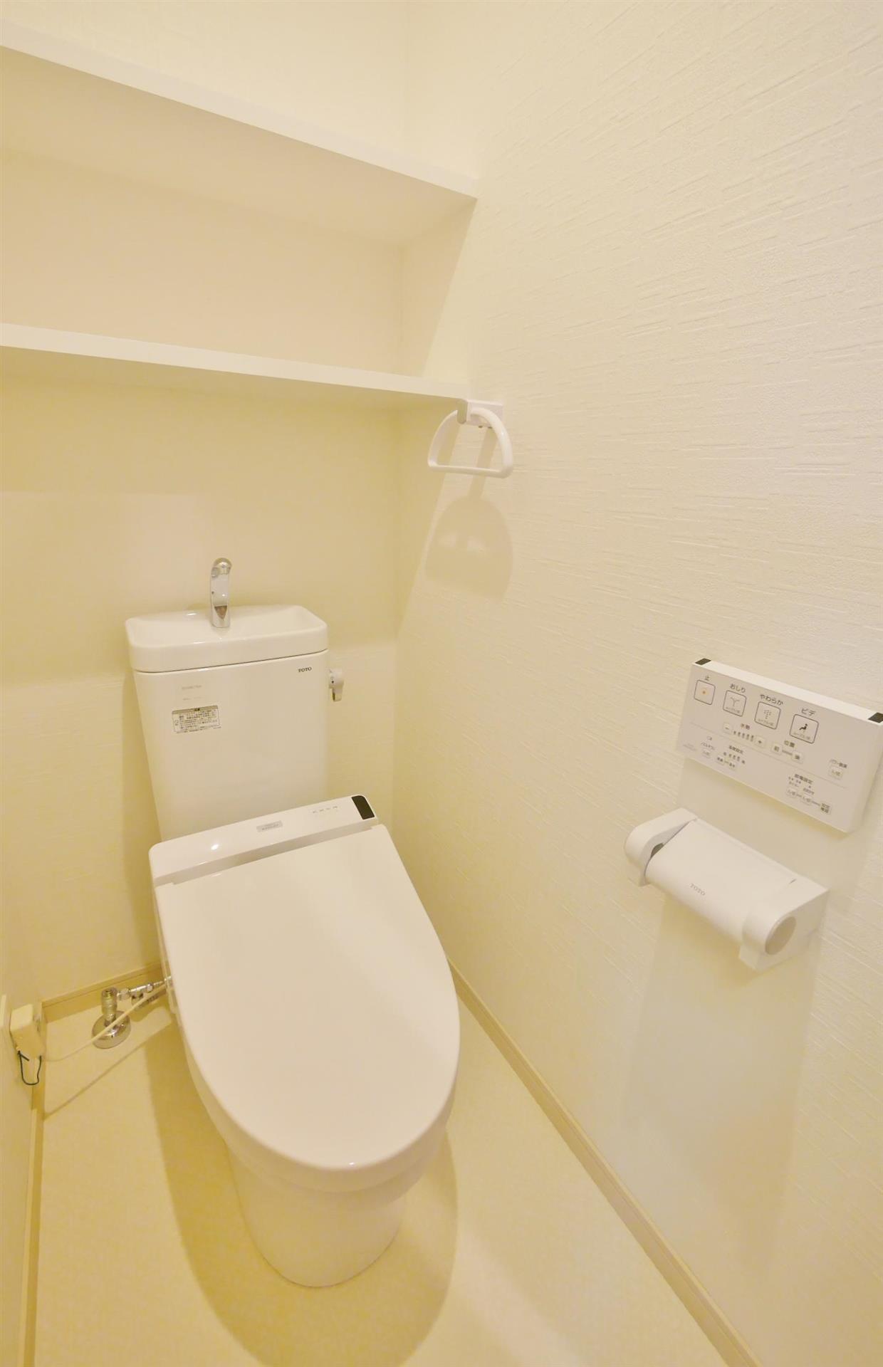 トイレ　モデルルームの写真になります。