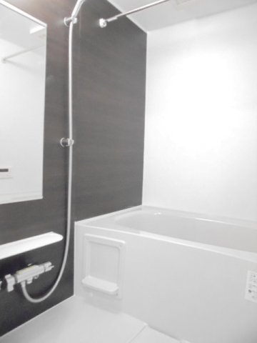 バス・シャワールーム　落ち着いた空間のお風呂です