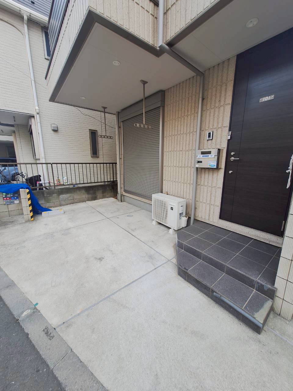 エントランス　※駐車場はタイムズの予約制駐車場です