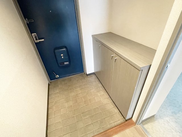 玄関　収納もある玄関です