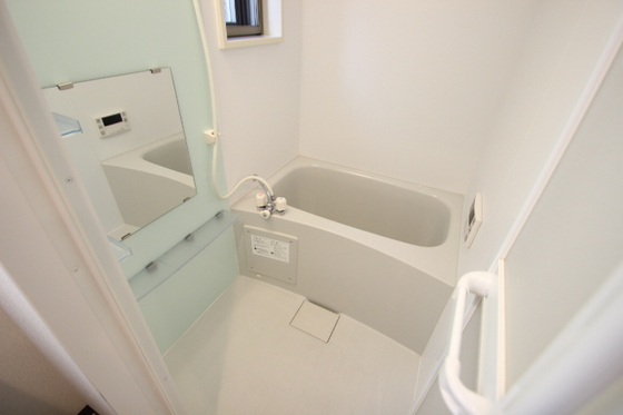 バス・シャワールーム　※別部屋の写真です