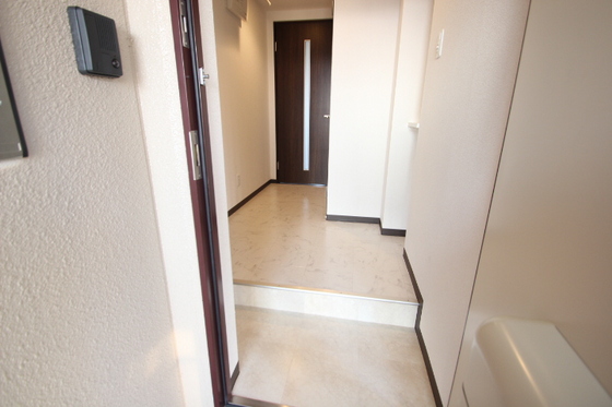 玄関　※別部屋の写真です