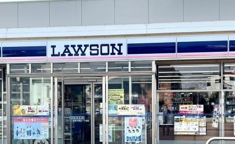 コンビニ　ローソン宝地町店（コンビニ）まで328m