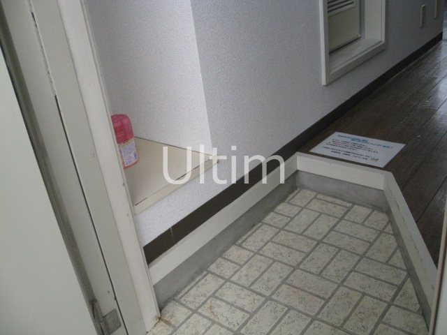 玄関　別部屋のお写真です。ご参考までに！