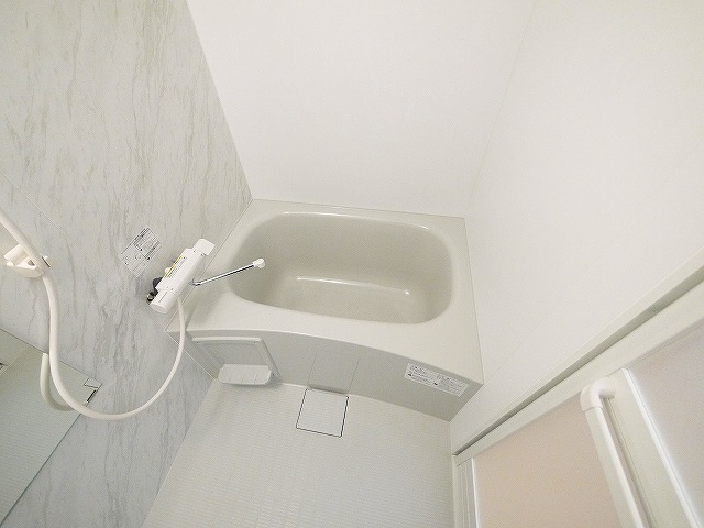 バス・シャワールーム　ゆったり過ごせるお風呂です