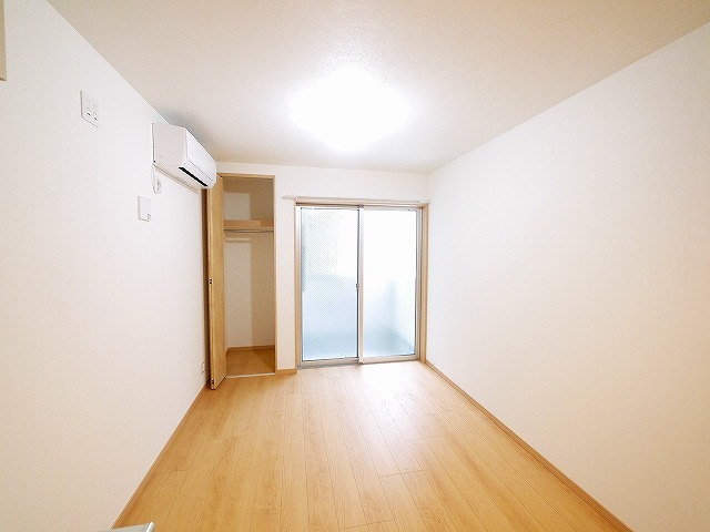 その他部屋・スペース　落ち着いて過ごせるお部屋なので、寝室にいかがでしょうか