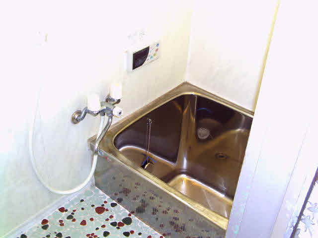 バス・シャワールーム　築古ですが室内丁寧にお使いです