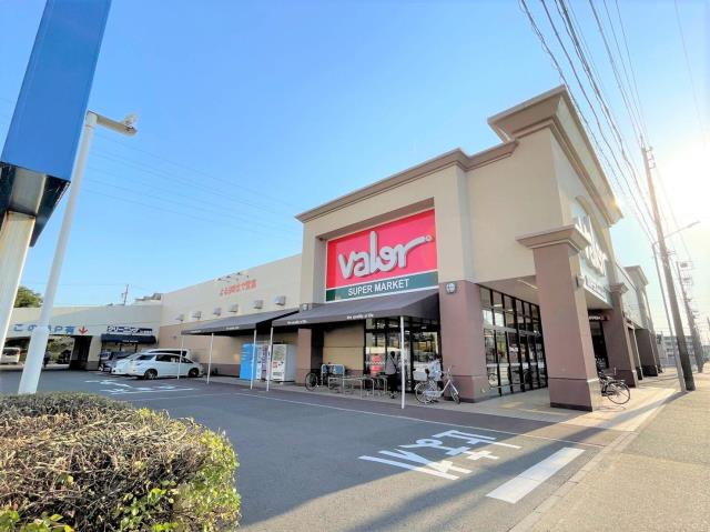 スーパー　バロー港栄店（スーパー）まで960m