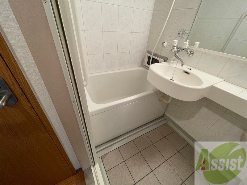 バス・シャワールーム　お風呂になります。一日の疲れを癒してくださいね。