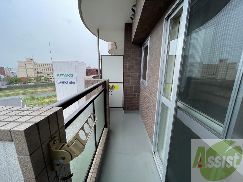 バルコニー　バルコニーです。洗濯物を干したり一息ついたりできますね！