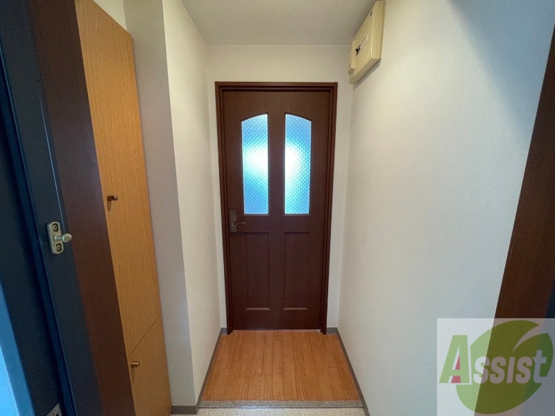 玄関　玄関の様子です。明るい印象ですね。気分もあがりそう。