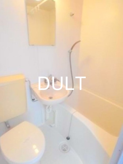 バス・シャワールーム　バスルームです。