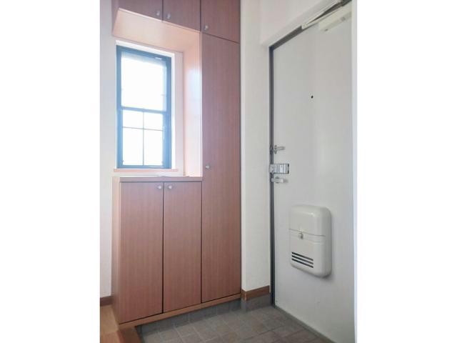 玄関　シューズボックス付き