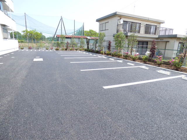 駐車場　敷地内駐車場（要空き確認）
