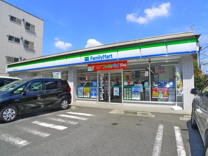 コンビニ　ファミリーマート（コンビニ）まで160m