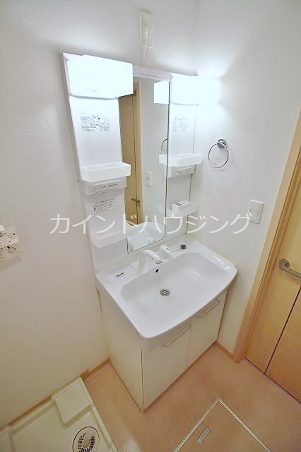 洗面設備　化粧洗面台