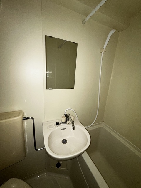 洗面設備　別部屋参考写真です