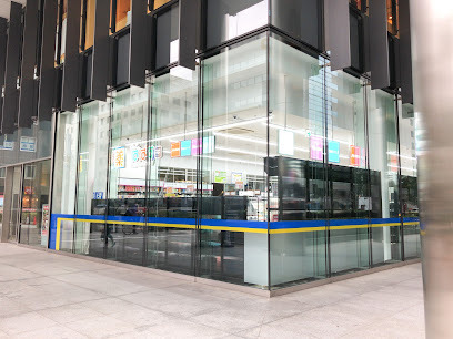 ドラックストア　どらっぐぱぱす 品川フロントビル店（ドラッグストア）まで228m