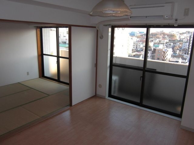 居室・リビング　★★明るい洋室★★