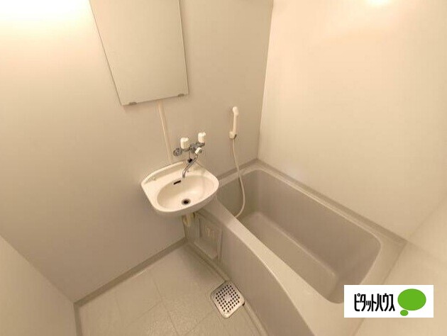 バス・シャワールーム　バス・トイレ別